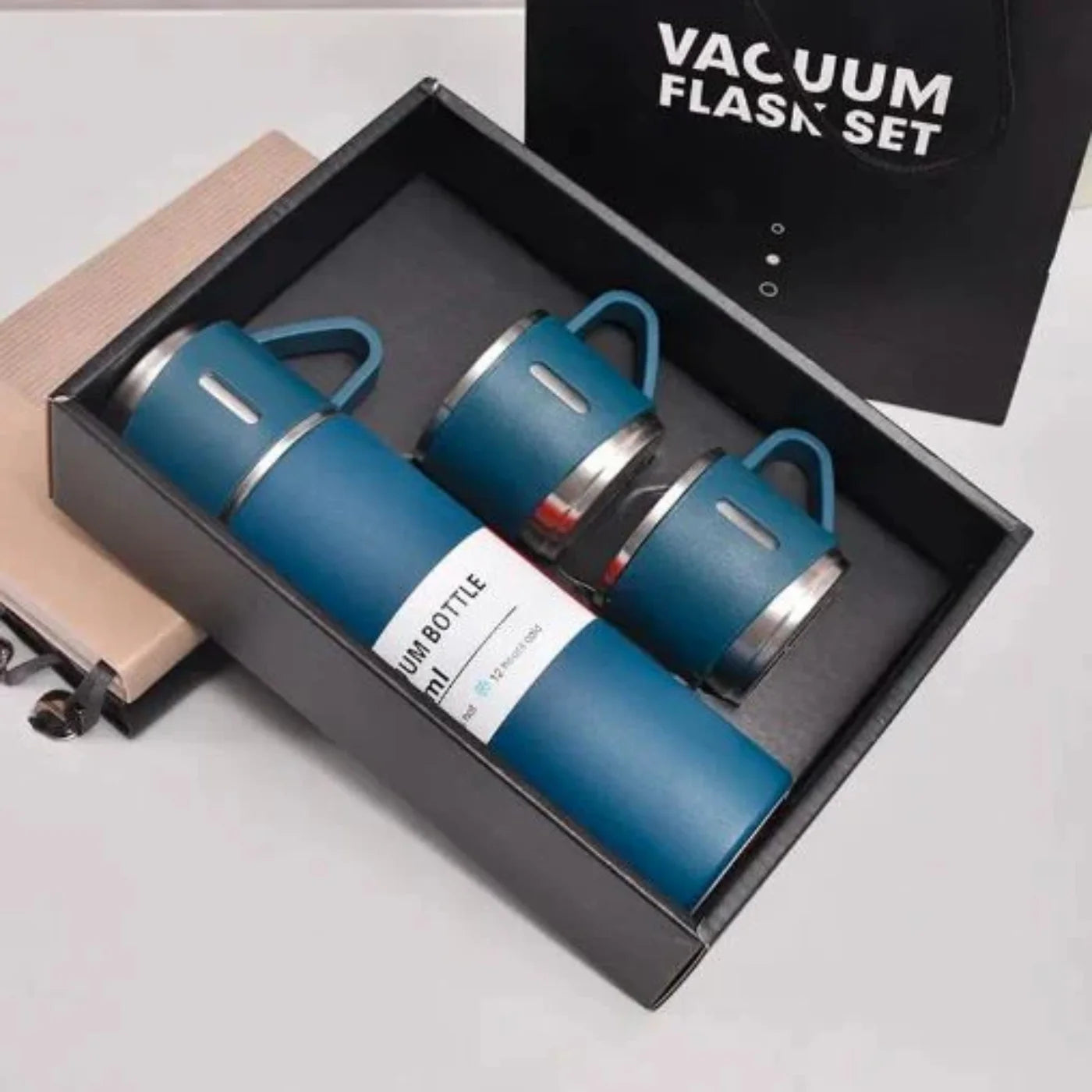 Premium Vacuum Flask Gift Set – 3-Piece Stainless Steel Thermos with 2 Cups(YM)